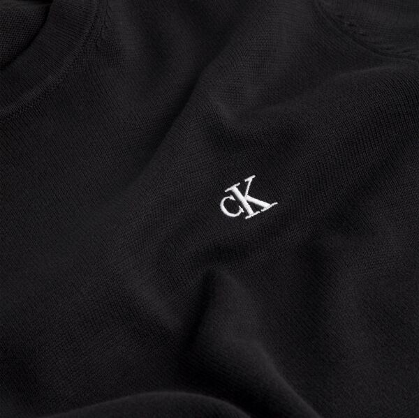 MODERN CREW NECK SWEATER