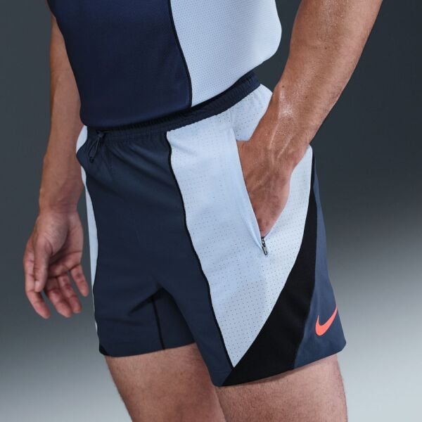 M NK DF STRK+ 5IN SHORT W