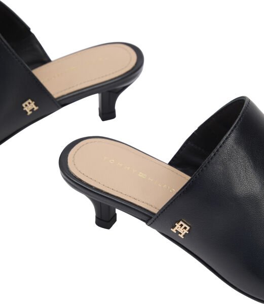 LEATHER KITTEN SANDAL