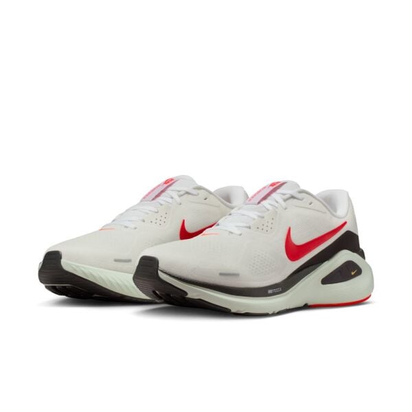 NIKE STRUCTURE 26