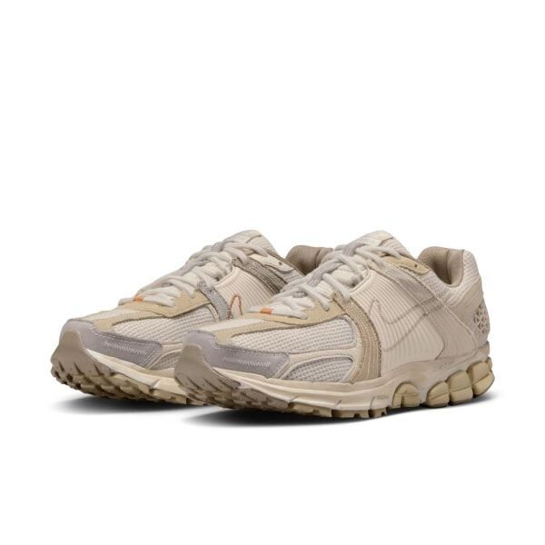 NIKE ZOOM VOMERO 5