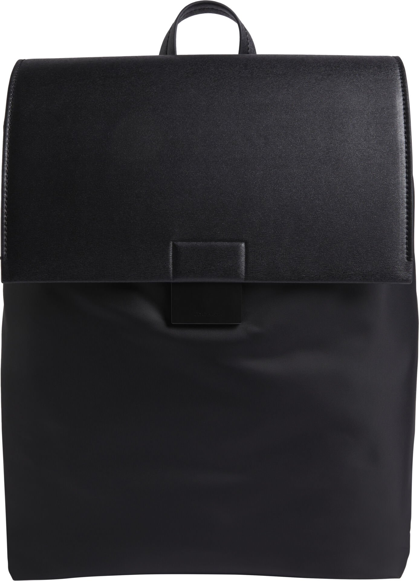 ICONIC PLAQUE FLAP BP