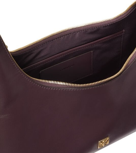 EMBLEM LEATHER SHOULDER BAG