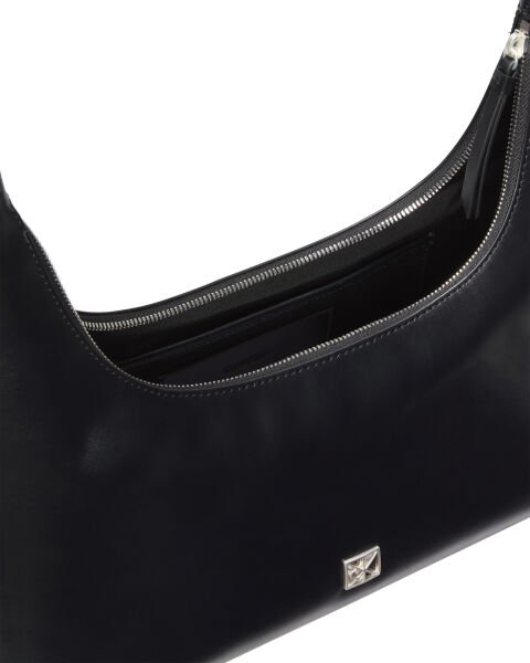 EMBLEM LEATHER SHOULDER BAG
