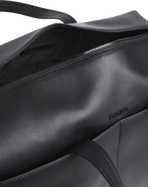 CLEAN ESSENTIAL WEEKENDER