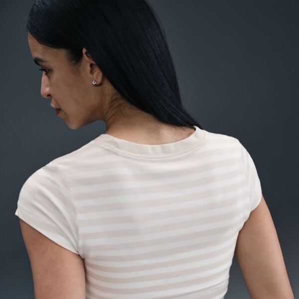 W NSW BABY TEE GFX SPD