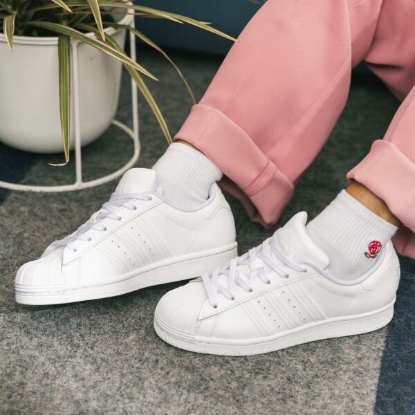 SUPERSTAR W