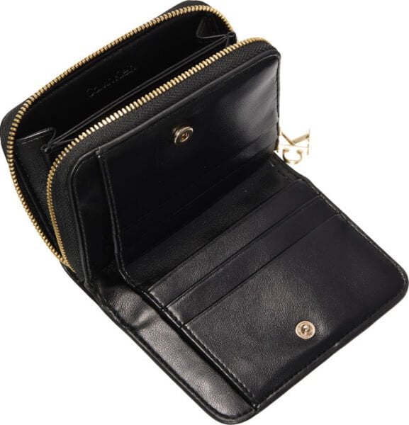 CK PULLER MEDIUM FLAP ZIP AROU