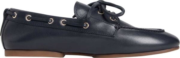 TH SLEEK LEATHER BOAT SHOE