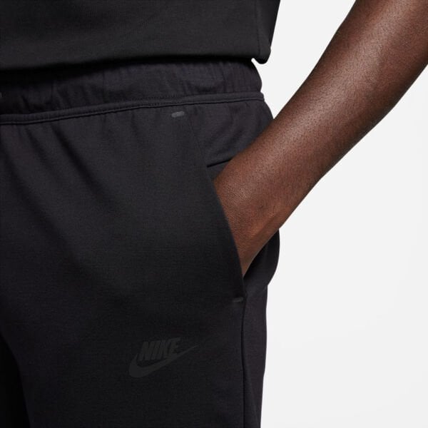 M NK TECH LGHTWHT SHORT