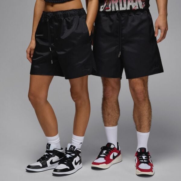 M J ESS STMT WOVEN SHORT 5''