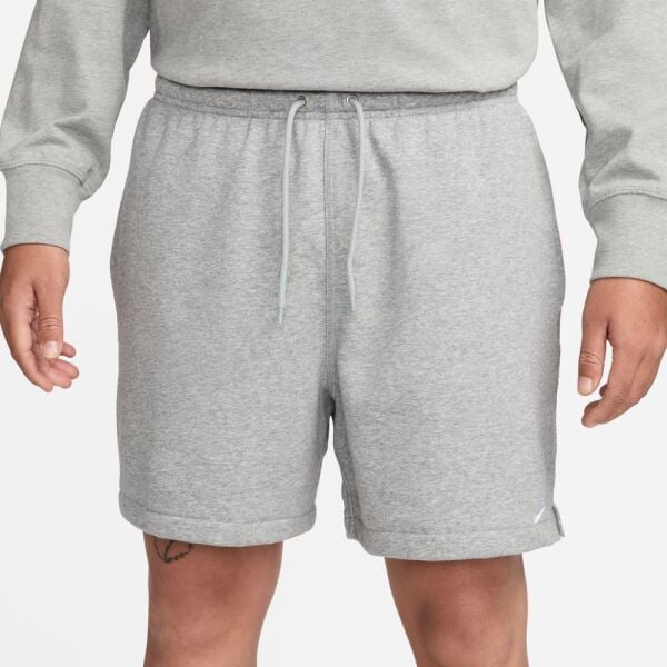 M NK CLUB FLOW FT SHORT