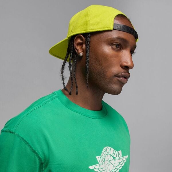 M J RARE AIR WSH 85 SS CREW