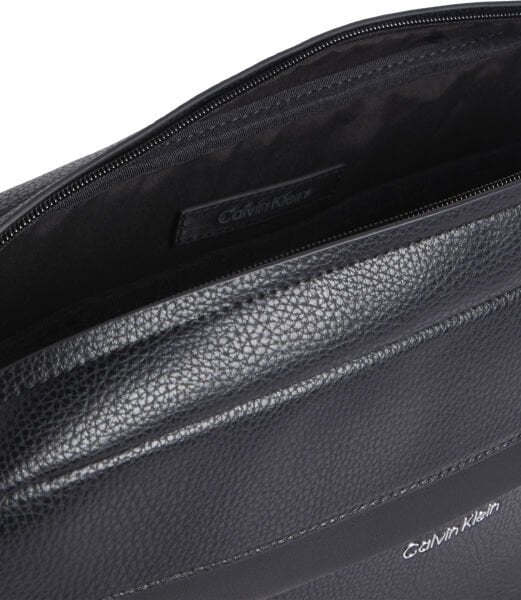 CK MUST MESSENGER