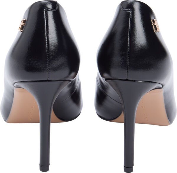 ESSENTIAL POINTED PUMP