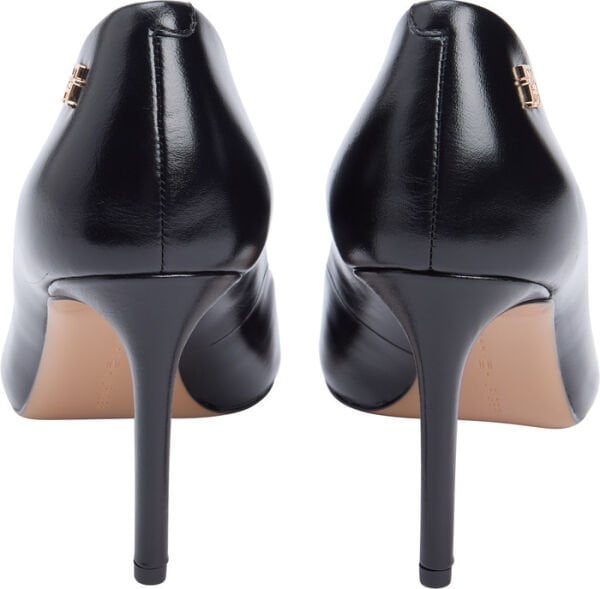 ESSENTIAL POINTED PUMP