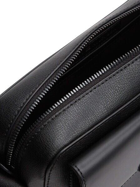 TH BUSINESS LEATHER CAMERA BAG