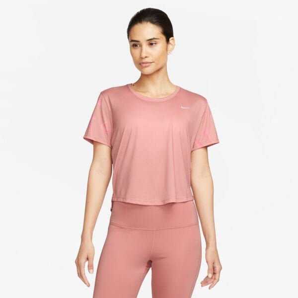 W NK DF SWOOSH AOP SS CROP