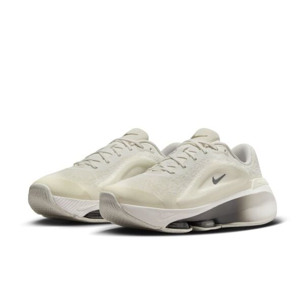 W NIKE VERSAIR