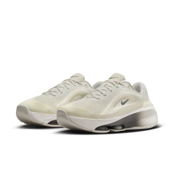 W NIKE VERSAIR