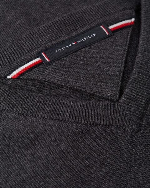 WCC SIGNATURE V NECK