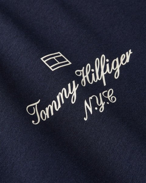 OUTLINE FLAG SCRIPT TEE