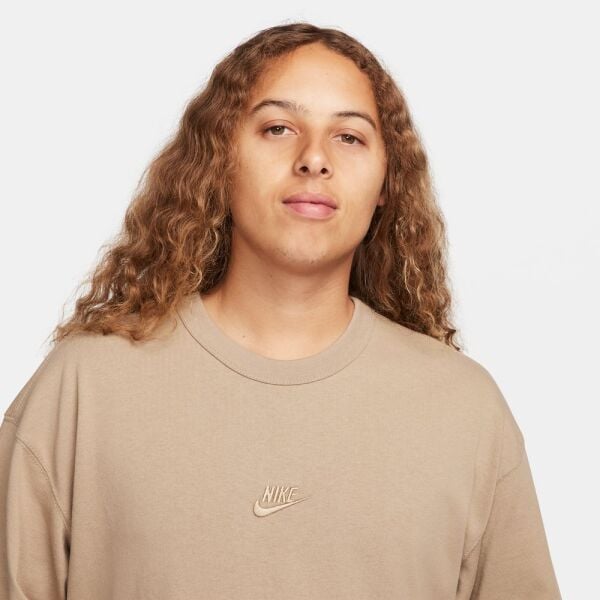 M NSW PREM ESSNTL SUST TEE