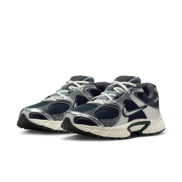 W NIKE V5 RNR