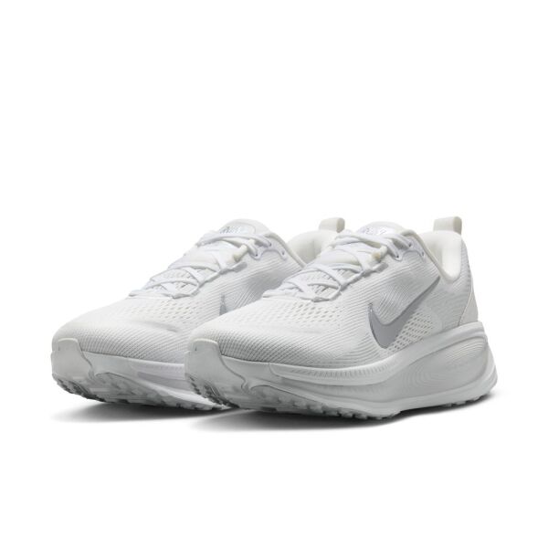 W NIKE VOMERO 18