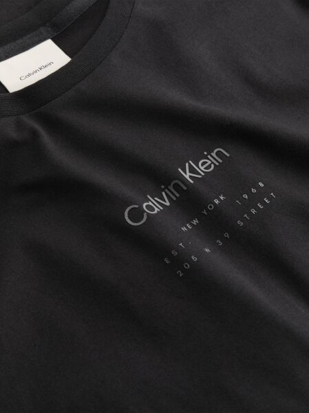 RAISED EDITORIAL LOGO T-SHIRT