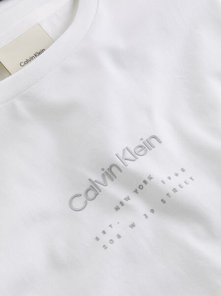 RAISED EDITORIAL LOGO T-SHIRT