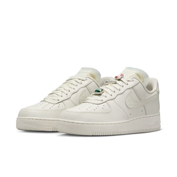 WMNS NIKE AIR FORCE 1 LO PRM Beyaz - 38