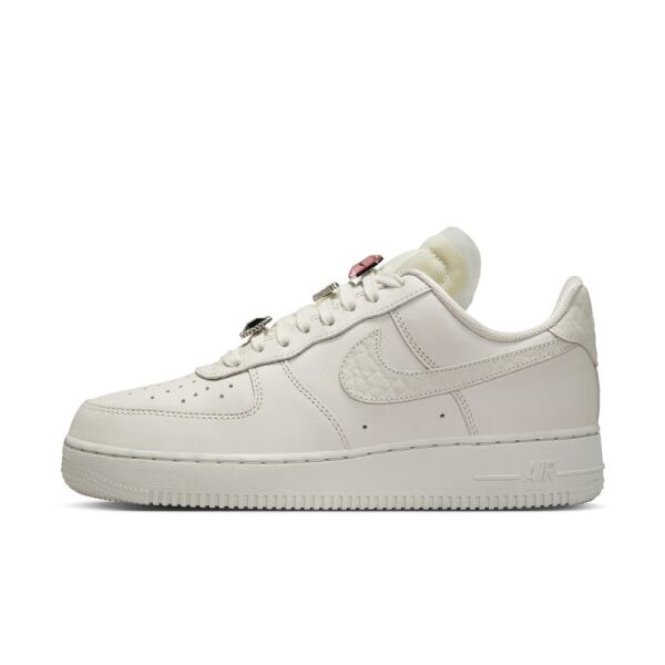 WMNS NIKE AIR FORCE 1 LO PRM Beyaz - 38