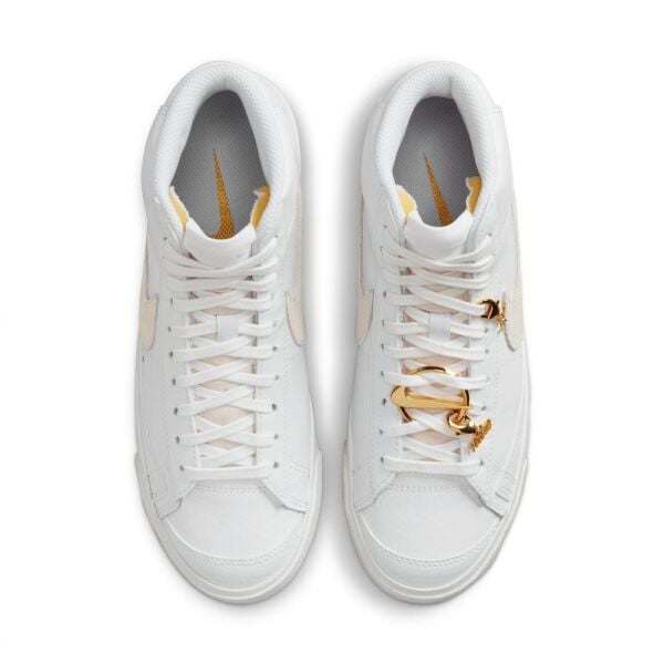 WMNS NIKE BLAZER MID 77