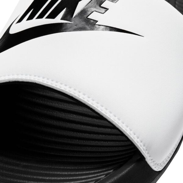 NIKE VICTORI ONE SLIDE