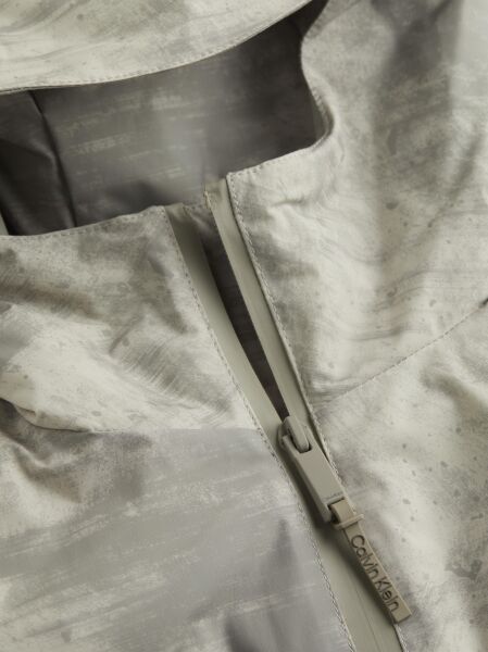 TECHNICAL NON-QUILT JACKET AOP