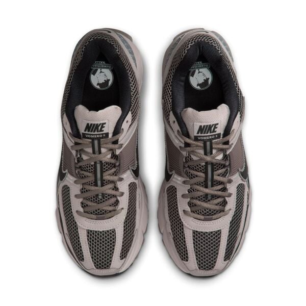 NIKE ZOOM VOMERO 5