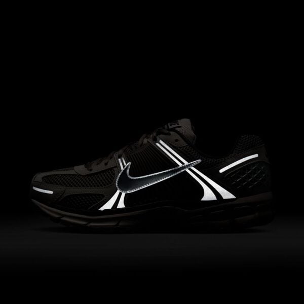 NIKE ZOOM VOMERO 5