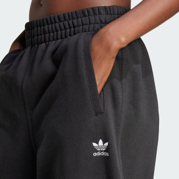 ESS JOGGER FT       BLACK