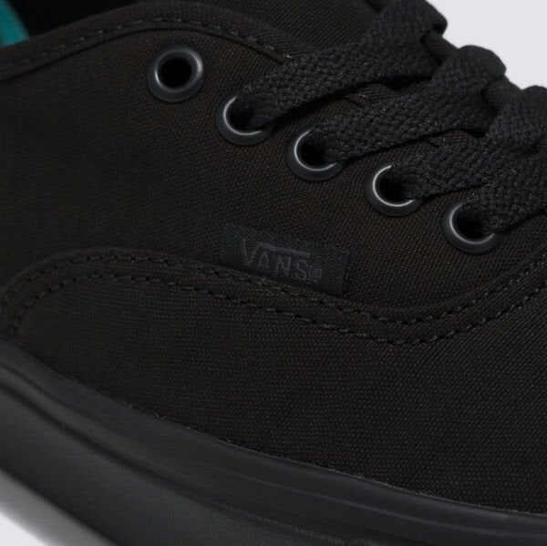 UA ComfyCush Authentic