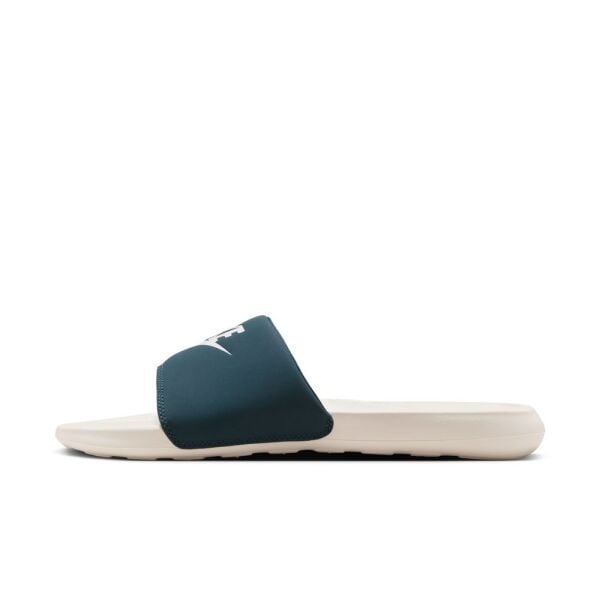 NIKE VICTORI ONE SLIDE