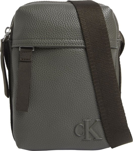 YOUNG INTERESTING REPORTER S