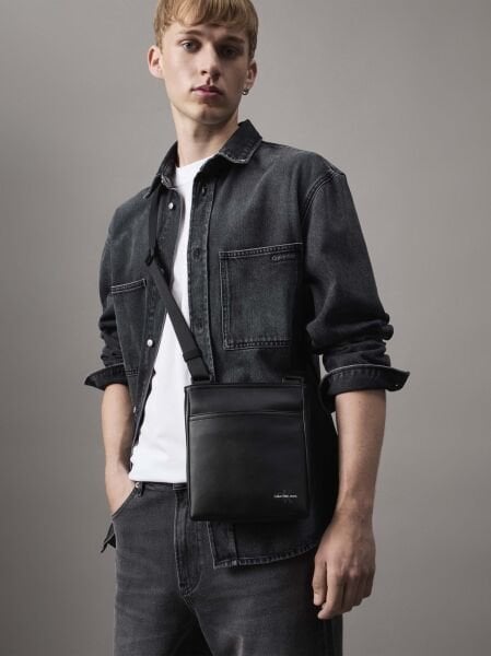 MONO LOGO FLAT PACK 18