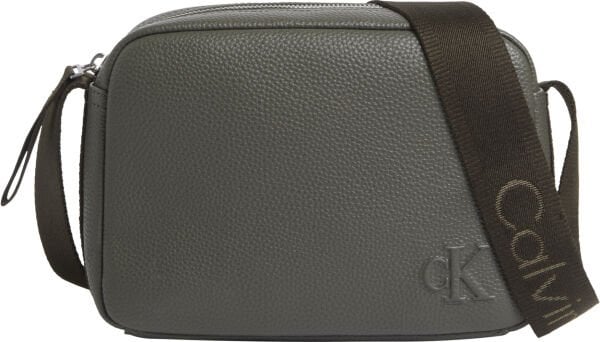 YOUNG INTERESTING CAMERA BAG