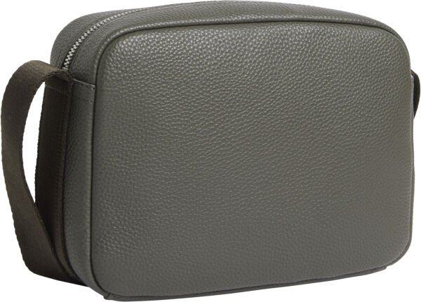 YOUNG INTERESTING CAMERA BAG