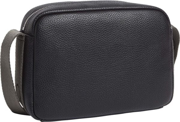 YOUNG INTERESTING CAMERA BAG