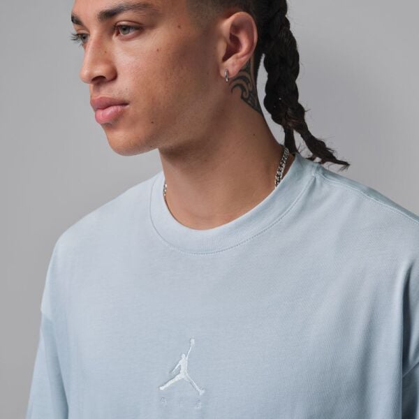 M J FLT ESS OVSZ SS CREW