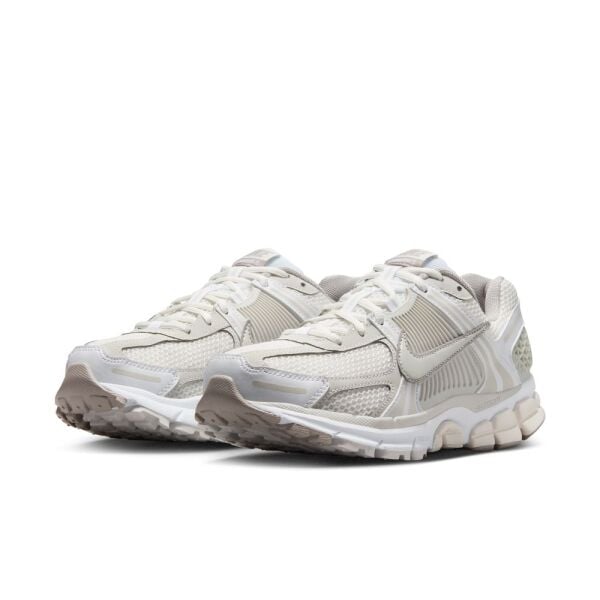W NIKE ZOOM VOMERO 5