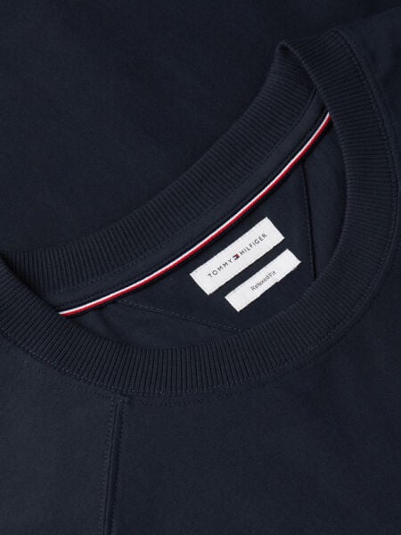 TOMMY FLAG ELEVATED TEE