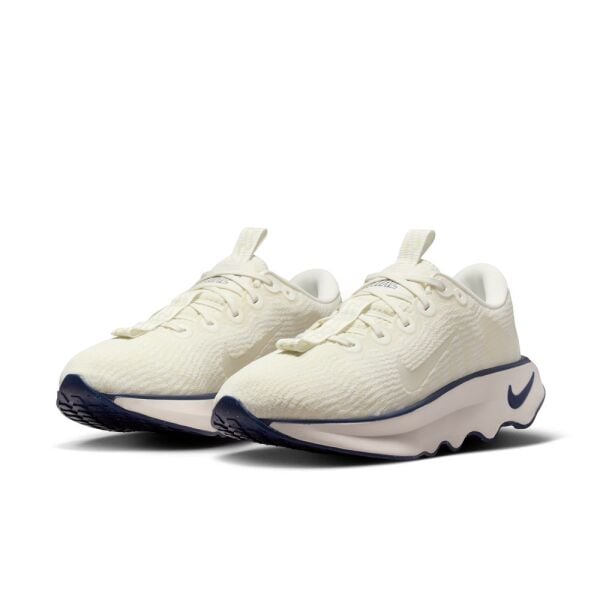 WMNS NIKE MOTIVA